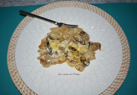 Lomo en salsa de cebolla y champiñones Lomo en salsa de cebolla y champiñones
