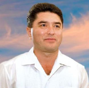 Cuesta a ex gobernador González Canto promover su imagen