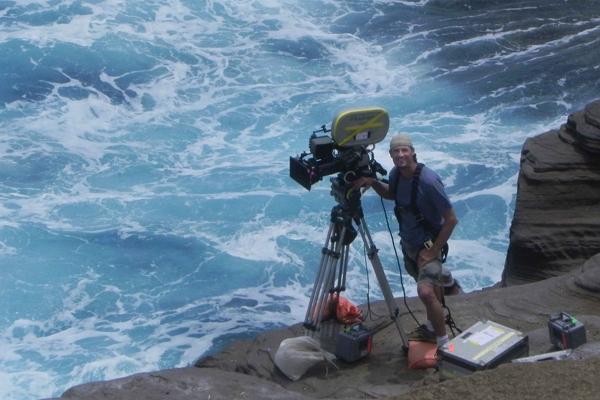Mike Prickett cineasta de fama internacional paralizado en accidente en Tahiti