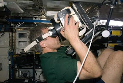 Larga permanencia en el espacio afecta los ojos y el cerebro astronautas