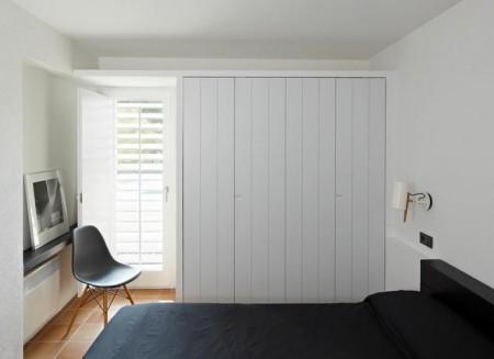 sillas eames muebles de diseño minimalismo español estilo minimalista estilo decoración moderno diseño de interiores decoración en blanco y negro decoración de interiores cocina negra chimenea de diseño casas minimalistas 