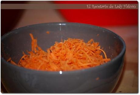 Cupcakes de zanahoria especiados con frosting de mascarpone Cupcakes de zanahoria especiados con frosting de mascarpone