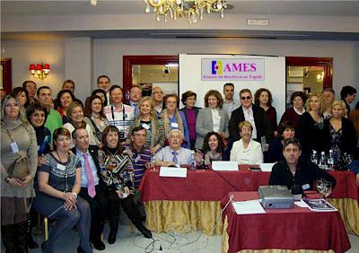 Foto de grupo de los asistentes al V CONGRESO NACIONAL DE MIASTENIA GRAVIS Y CONGENITA. Madrid, 2012. Organizado por AMES (Asociación MIASTENIA DE ESPAÑA)