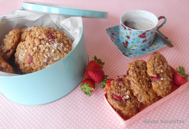 SCONES DE AVENA Y FRESAS
