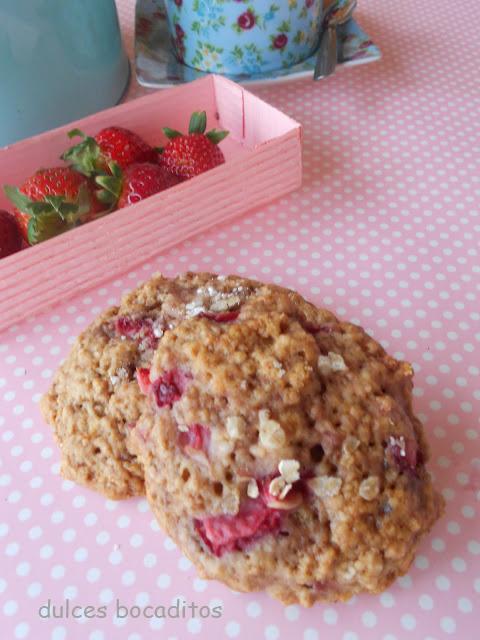 SCONES DE AVENA Y FRESAS