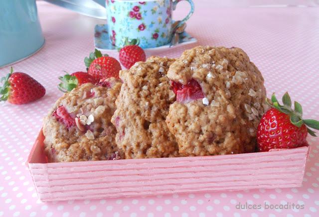 SCONES DE AVENA Y FRESAS