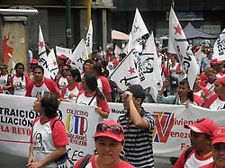 Diversas organizaciones de trabajadores marcharon para hacer entrega de propuesta de anteproyecto de la LOT.