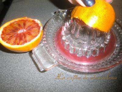 Torrijas con crema de naranja y frambuesas