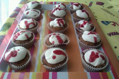 Cupcakes de selva negra sin gluten, sin leche y sin huevo