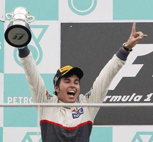 El piloto mexicano Sergio Pérez queda en segundo lugar en el Gran Premio de Malasia