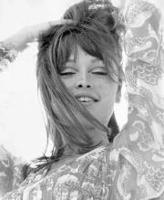 Grandes canciones, grandes looks: Hoy, Tengo el corazón contento