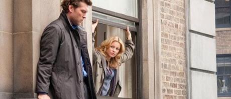 Críticas: 'Al borde del abismo', Sam Worthington juega al engaño desde la cornisa