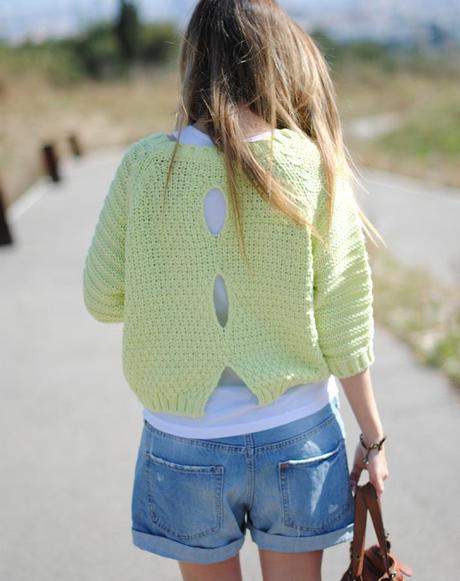 Spring color: refreshing sweater