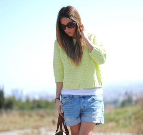 Spring color: refreshing sweater