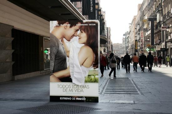 Un paquete de pañuelos gigante para promocionar una película muy romántica