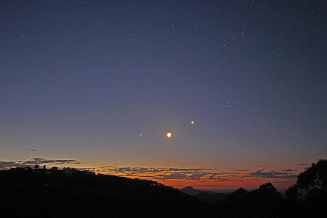 Conjunción Luna, Venus y Júpiter desde SSO