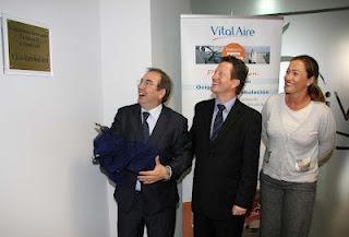 VitalAire inaugura la consulta Punto Naranja en Valencia con el conseller Luis Rosado‏