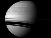 Cuatro lunas junto inmensidad Saturno