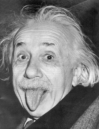 Albert Einstein era doblemente inteligente porque tenía buen humor.