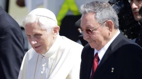 EN CUBA: El Papa solicita a Raúl Castro que declare fiesta nacional el Viernes Santo