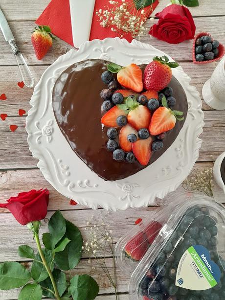 Corazón de Chocolate y frutos rojos