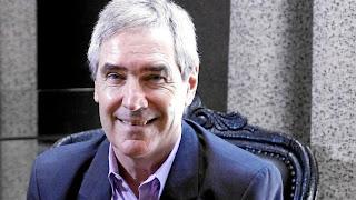 DE HOMBRES, SIMIOS Y ASCO MORAL